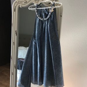 CUTE BLOUSE WITH DETAILED NECK